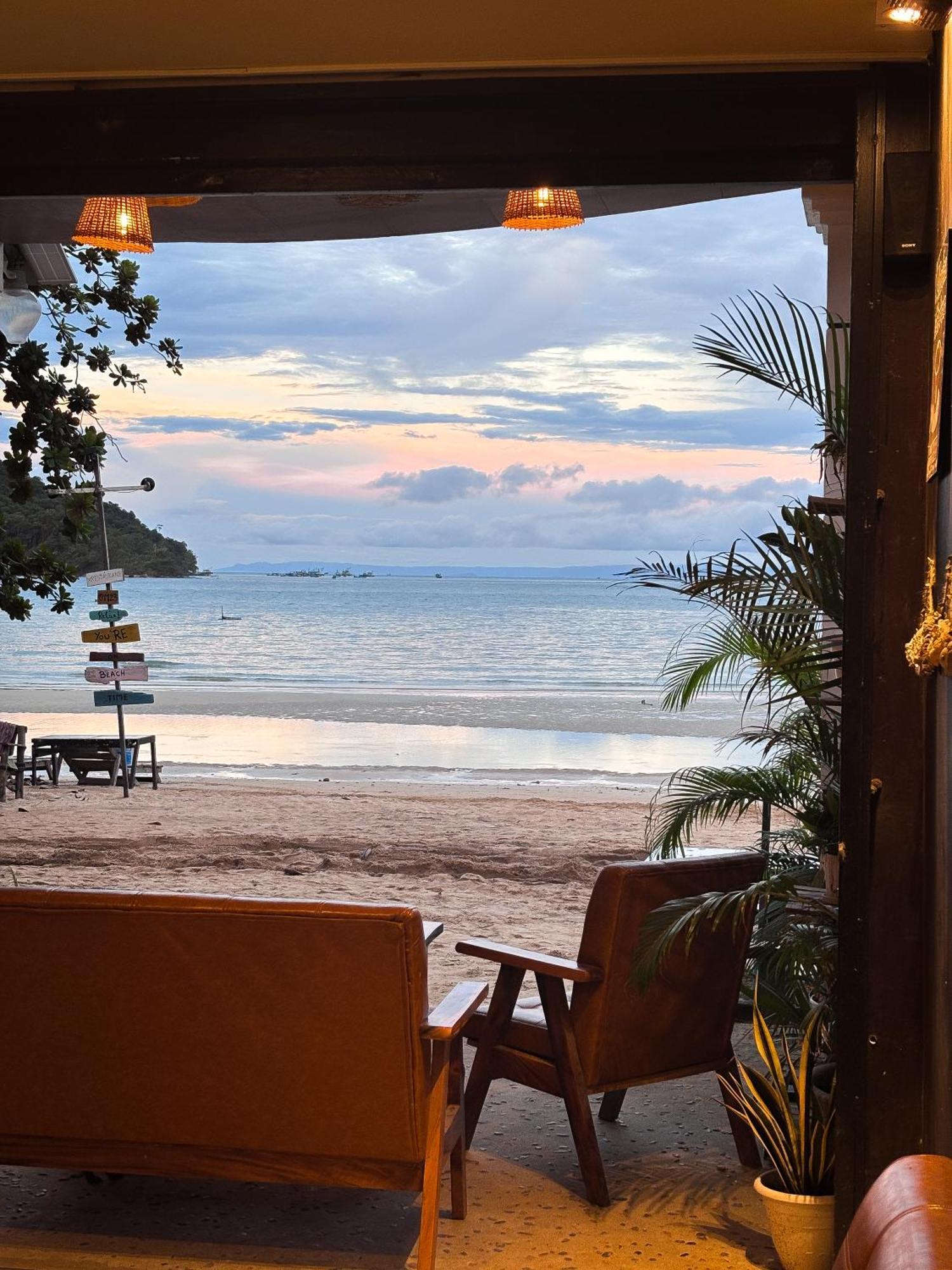 Coral Hotel Koh Rong Sanloem Bagian luar foto